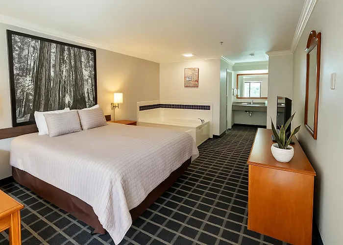 Creekside Inn & Suites