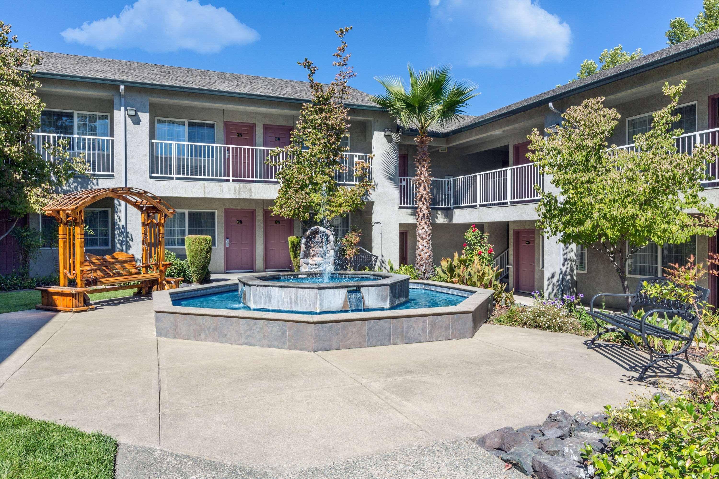 Creekside & 4*