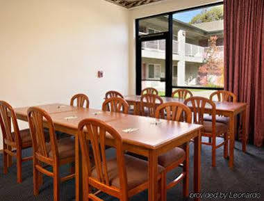 Creekside & 4* Willits